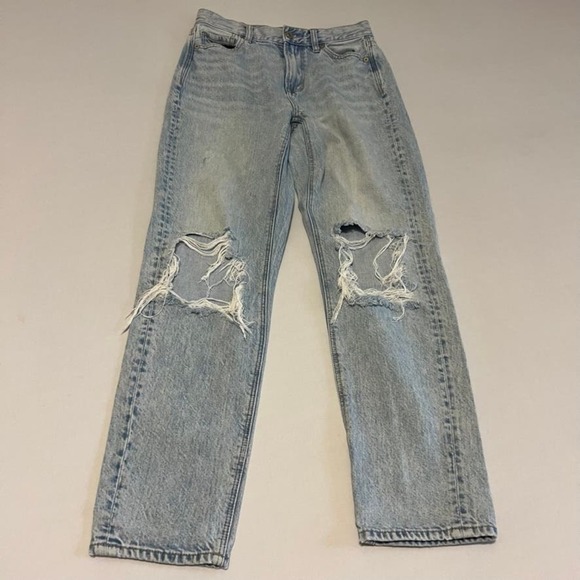 American Eagle light wash distressed mom jean denim 0 - Picture 2 of 8